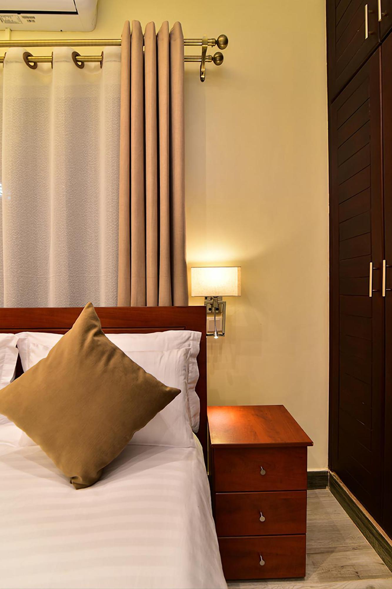 Entebbe Stay Apart-Hotel ภายนอก รูปภาพ
