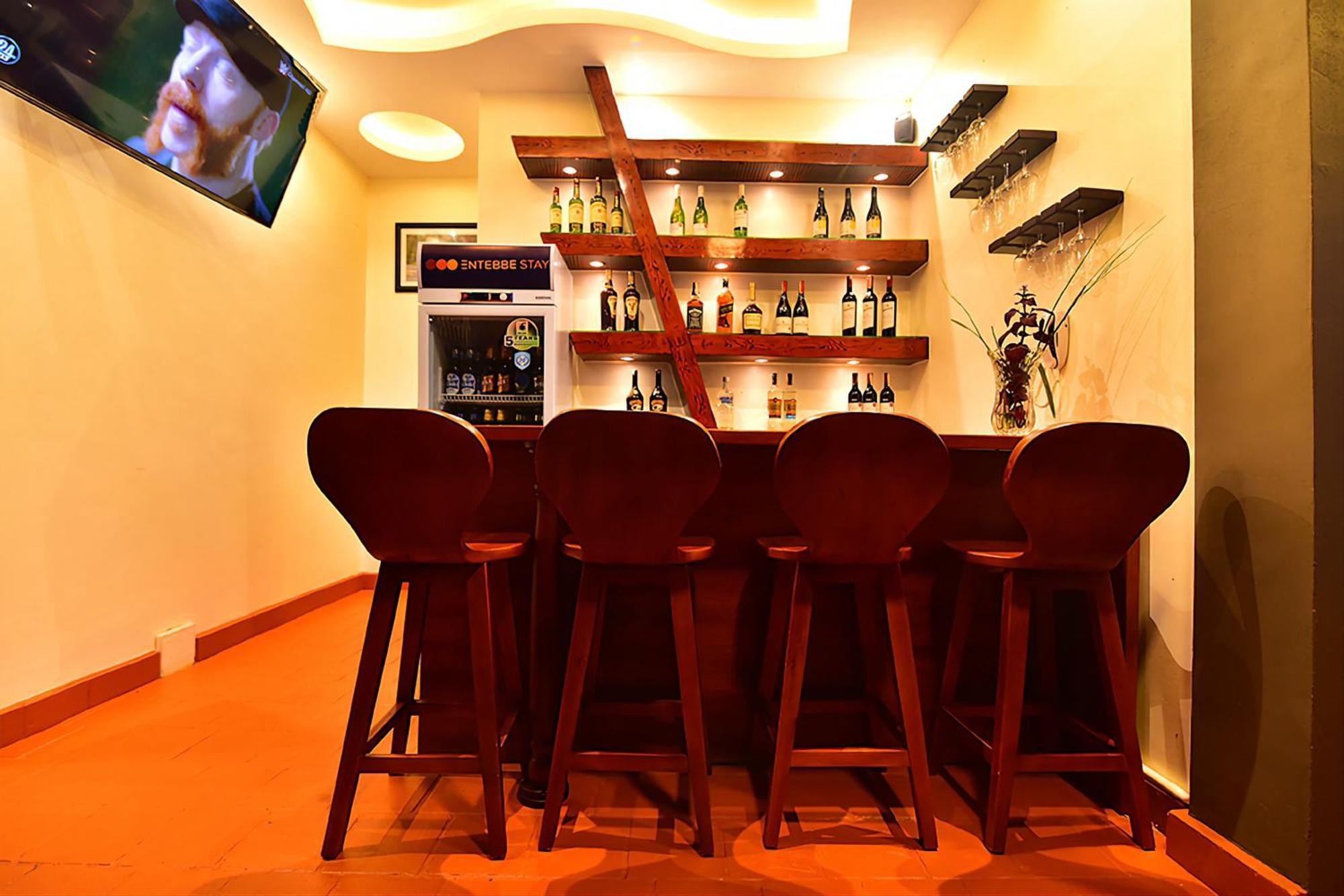 Entebbe Stay Apart-Hotel ภายนอก รูปภาพ